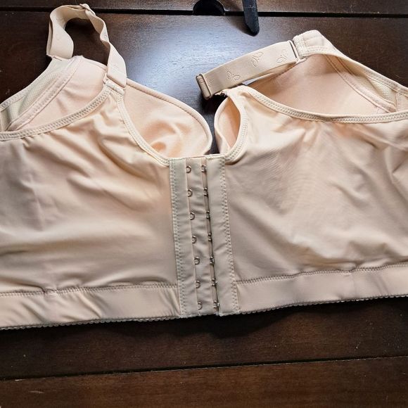 ‎NWT Back Smoothing Bra (A17) - Picture 2 of 8